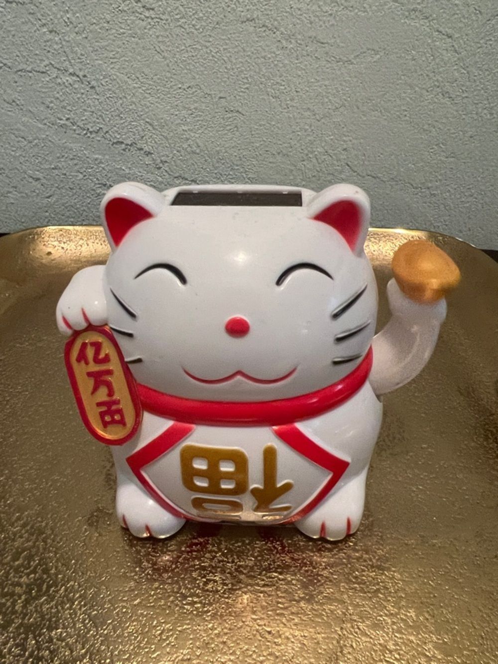 #1822** White and Red Lucky Cat Solar-Powered Coin Bank